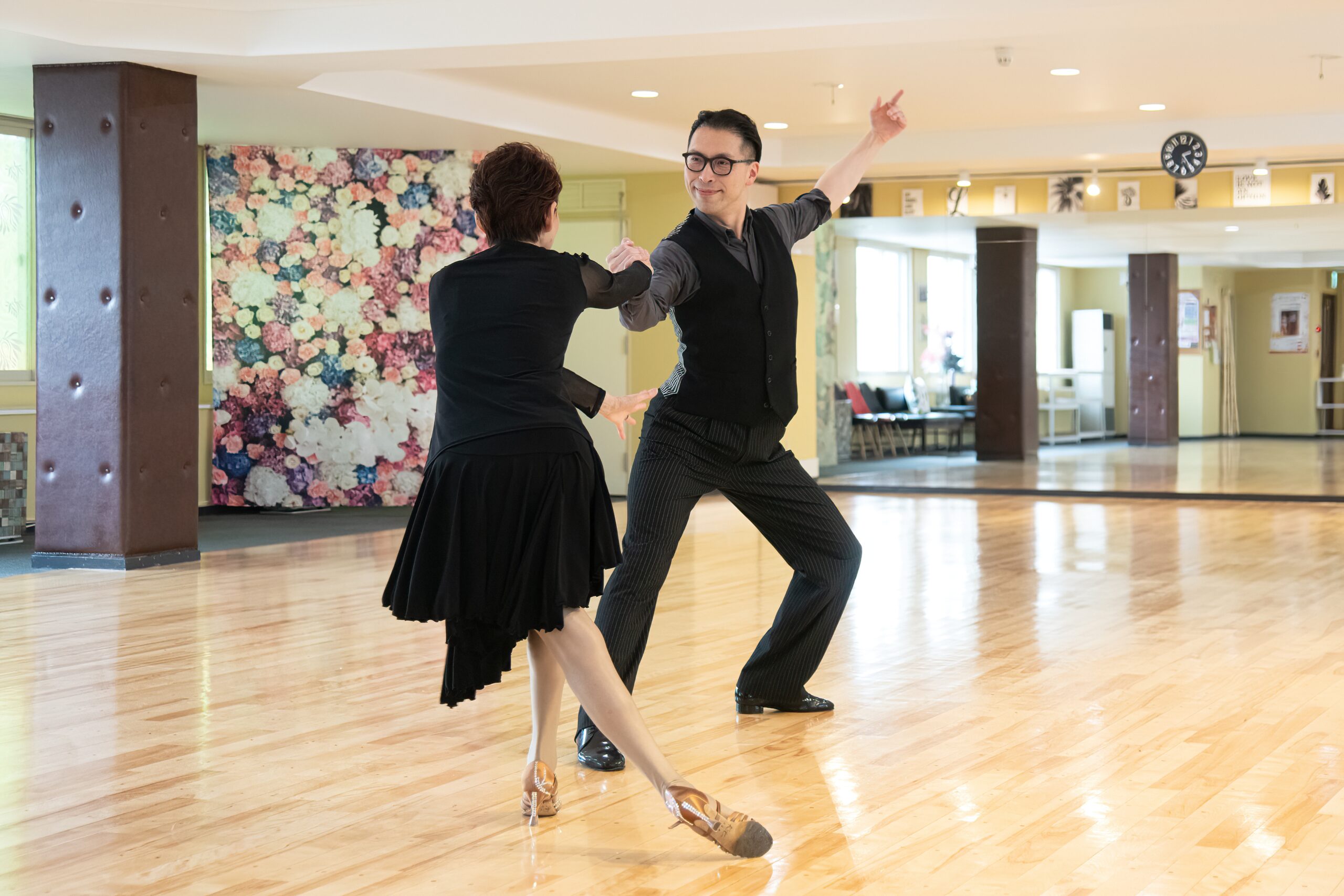 非日常の世界観を楽しむ社交ダンス